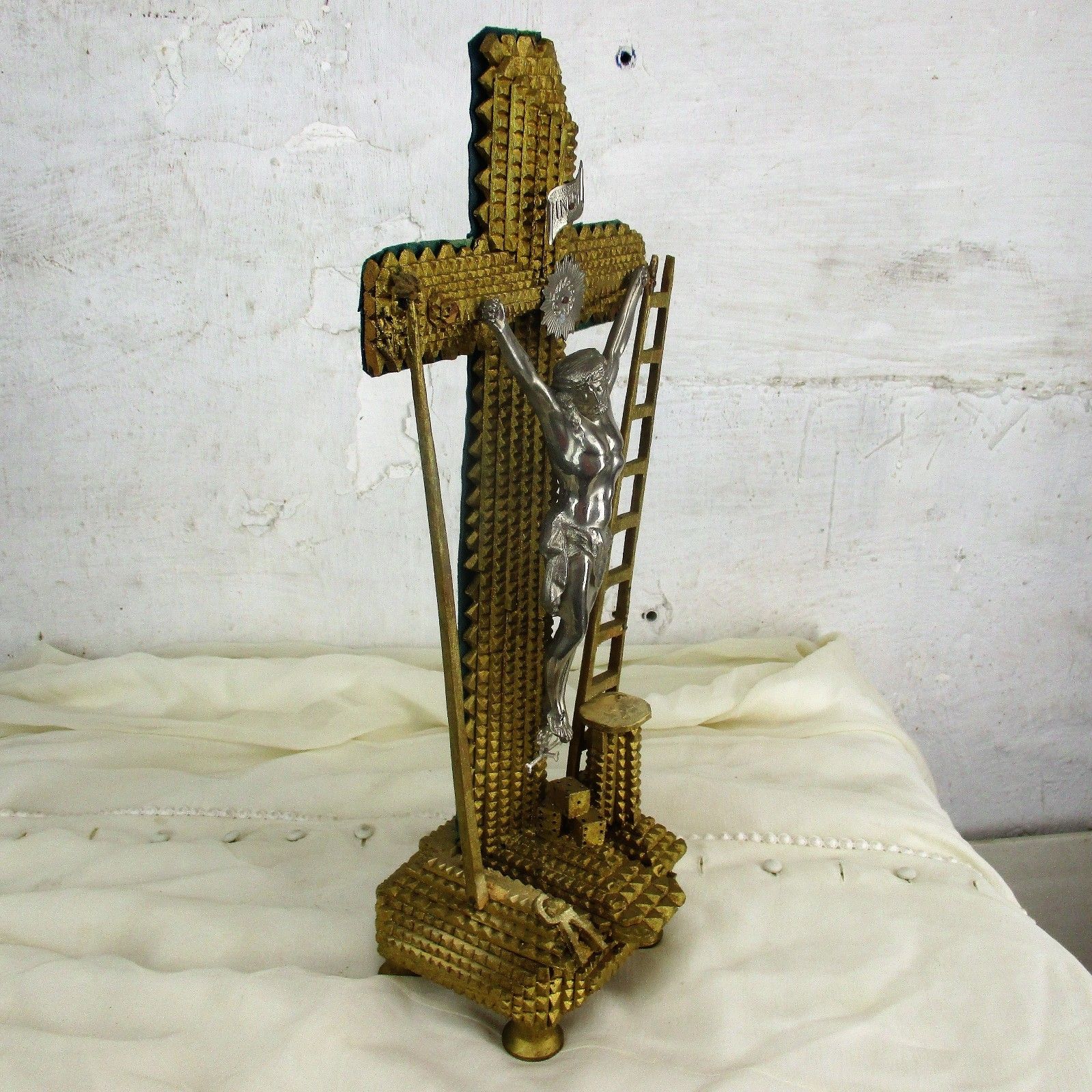 Tramp Trench Tramp Folk Art Standing Hand Carved Wooden Crucifix Dice Htf Wow photo vinterior