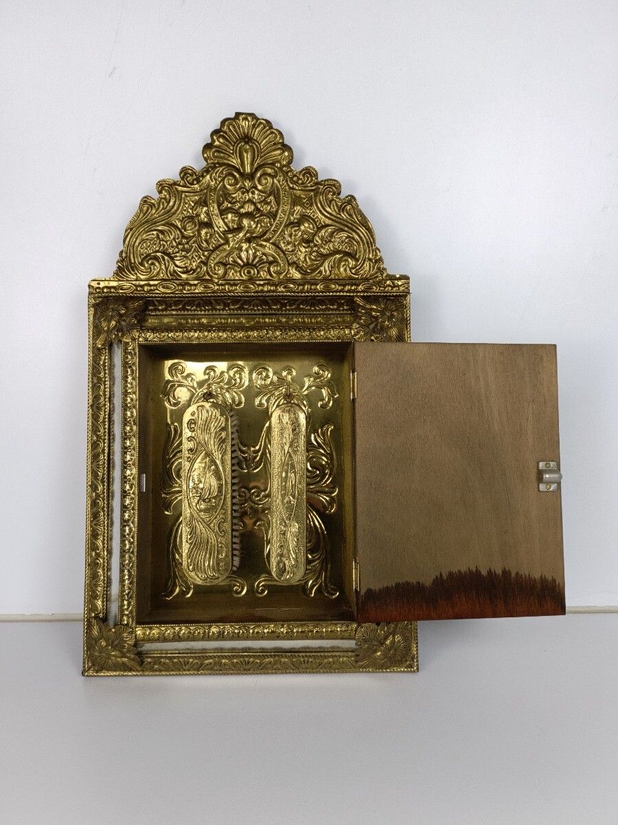 Vintage Mirror Brush Brass Glass Cabinet Continental Ornate Brushes Included Wal photo Home Decor