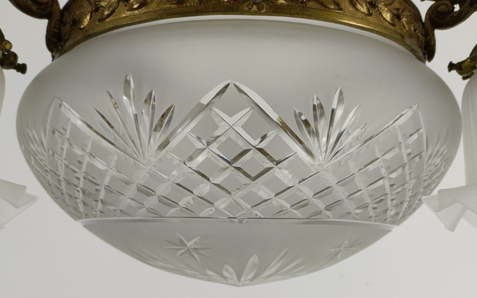 Stunning Art Deco Chandelier Antique Etched Glass Bronze Doré Rams Heads 4 Ligh photo vintage