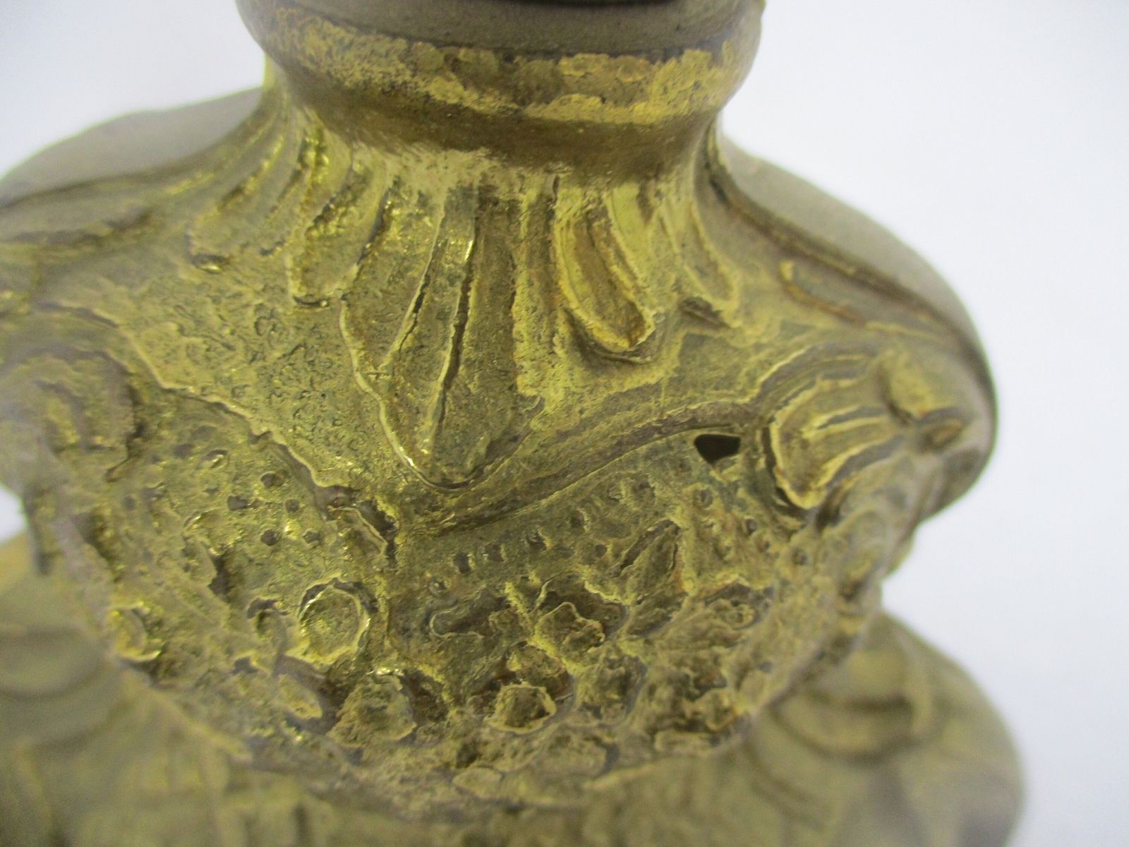 Gorgeous Brass Ornate Embossed Candle Holder Stick Candelabra 5 Arm Flowers Love photo Home Decor