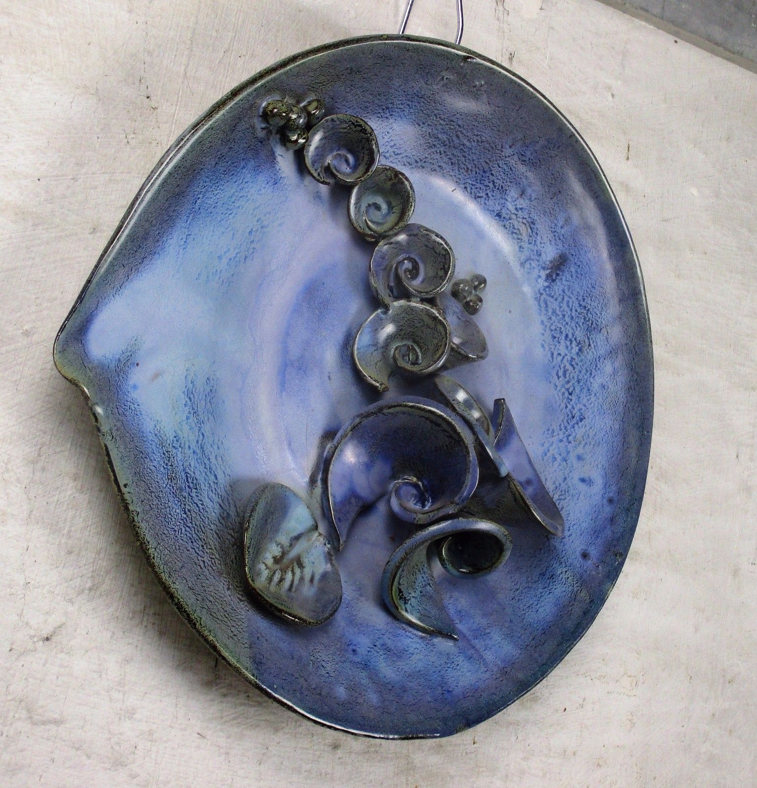 Ceramic Charger Plate Wall Hanging 3d Blue Marked Ballas Leafs Flowers Beautiful photo furniture