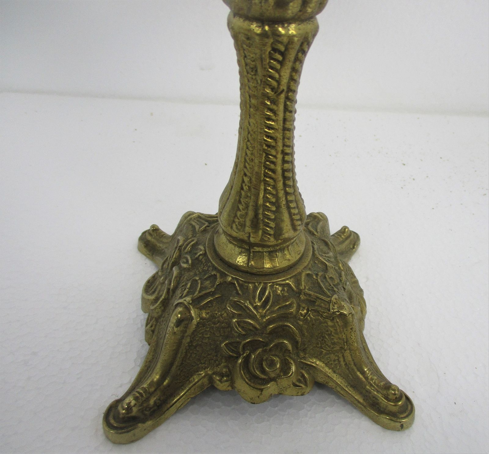 Gorgeous Brass Ornate Embossed Candle Holder Stick Candelabra 5 Arm Flowers Love photo Home Decor