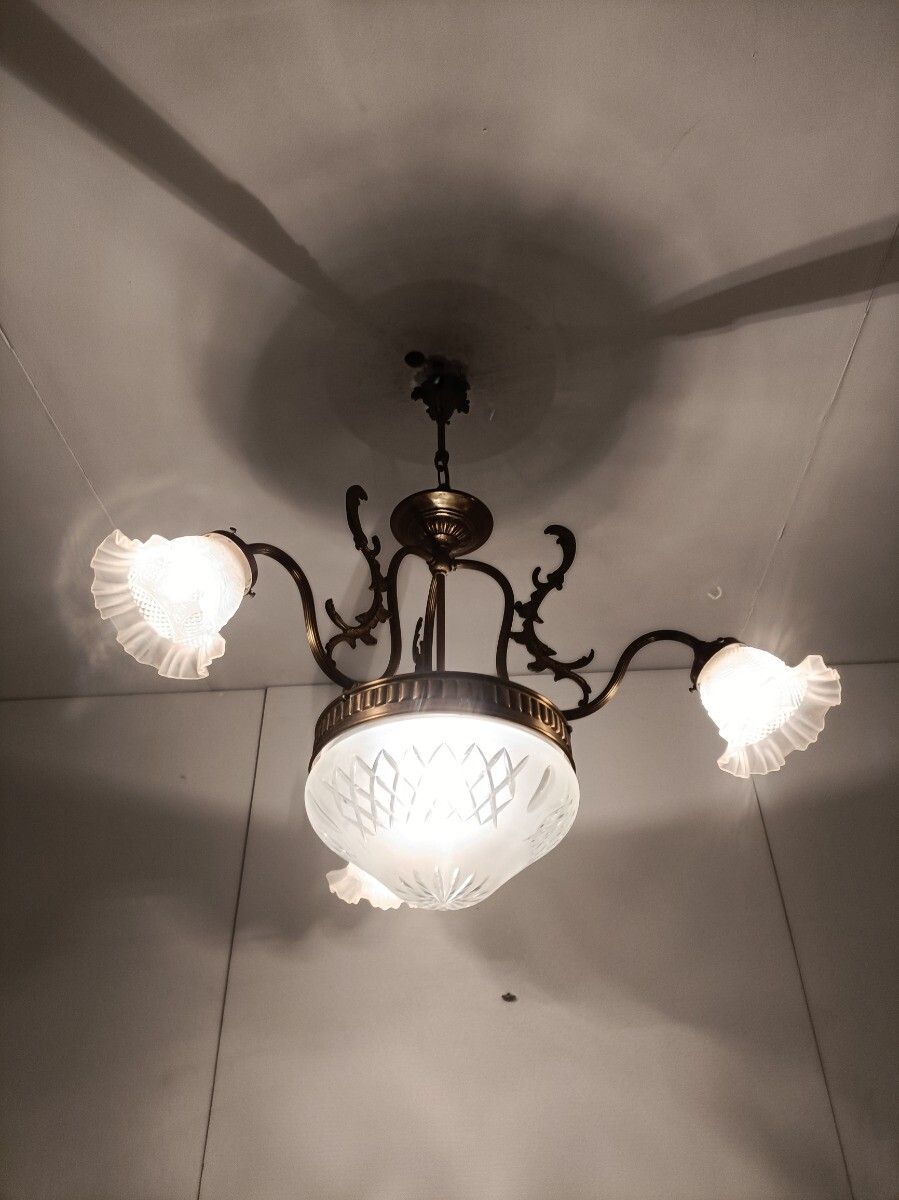 Chandelier Vintage 4 Lights 3 Arm Brass Etched Glass Shades Gorgeous  Light photo furniture