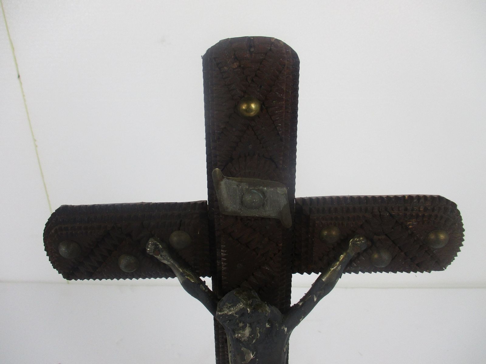 Tramp Trench Tramp Folk Art Standing Hand Carved Wooden Crucifix Angels Lovely photo furniture