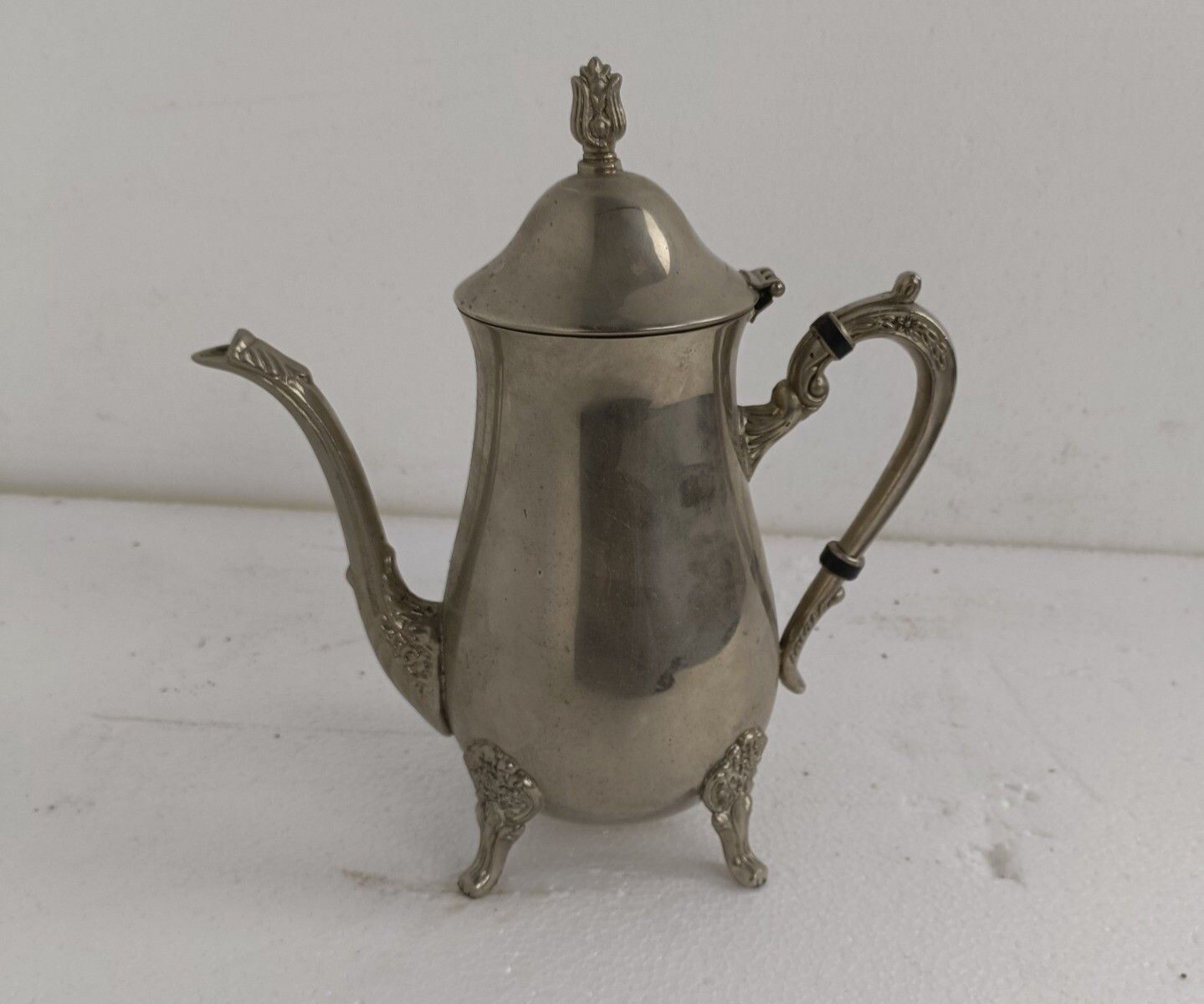 Silver Plated  Victorian English Coffee Tea Pot Decorative photo furniture