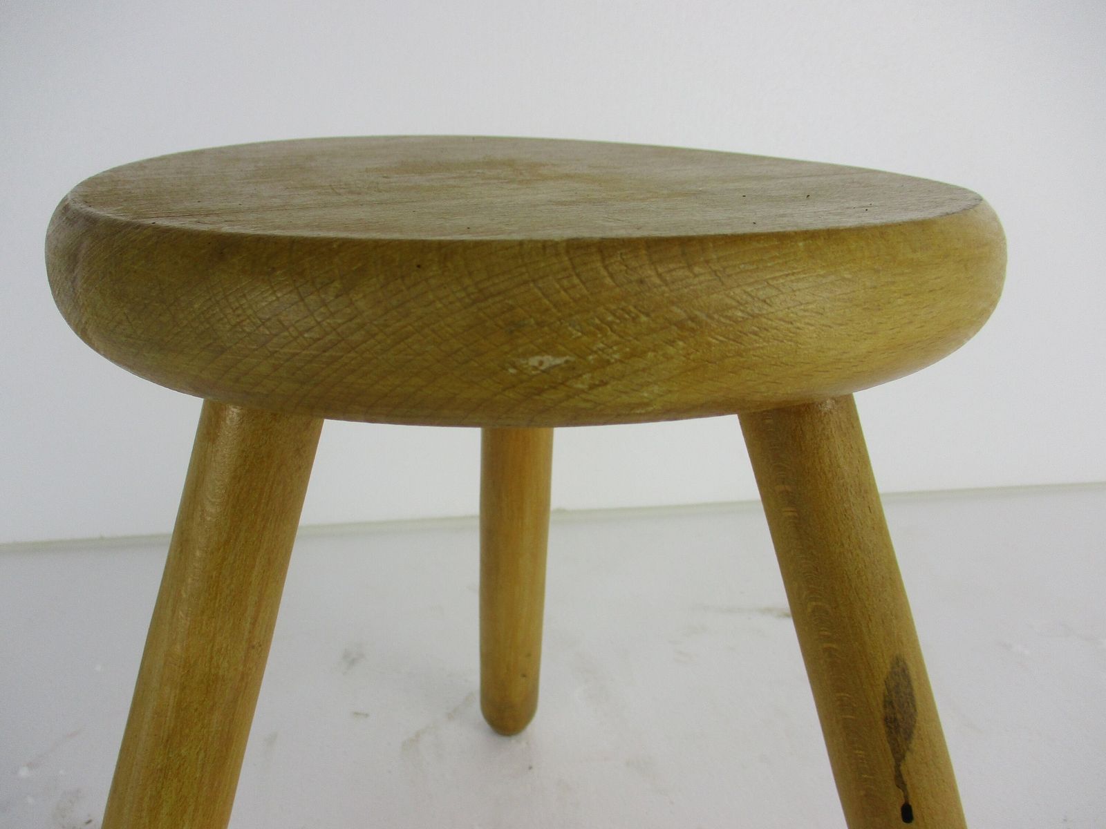 Antique Hand Carved Wood Tripod Milking Stool Pedestal Table Pedestal Barn Style photo Furniture