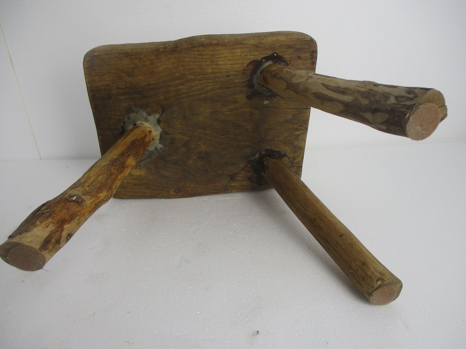 photo furniture Vintage Hand Carved Wood  Milking Stool Pedestal Table Plant Flower Bonsai Stand