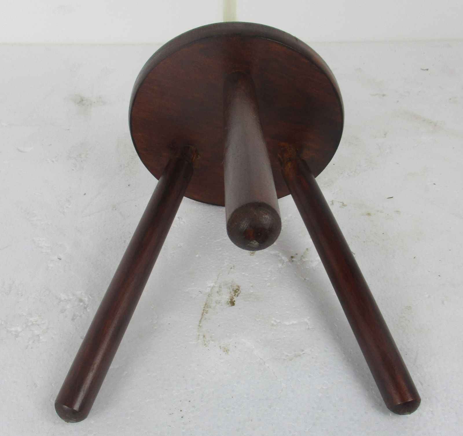 Small Vintage Hand Carved Wood Tripod Milking Stool Pedestal Table Pedestal Barn photo 61.0