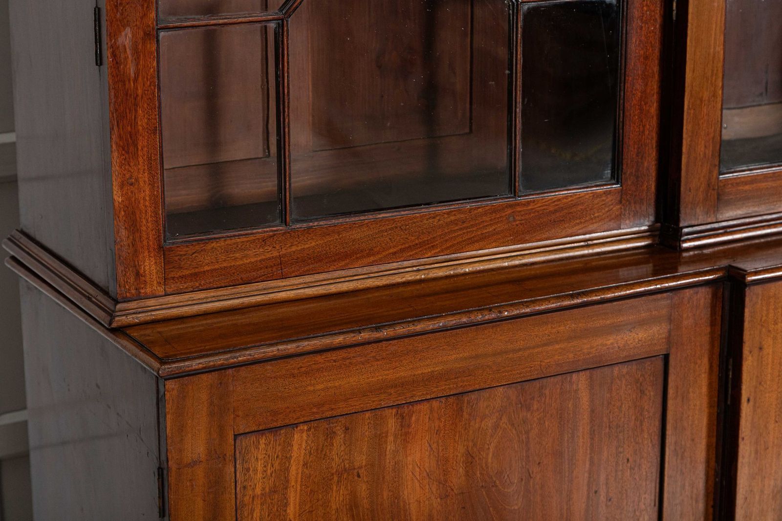 photo vinterior Monumental George III English Mahogany Breakfront Library Bookcase