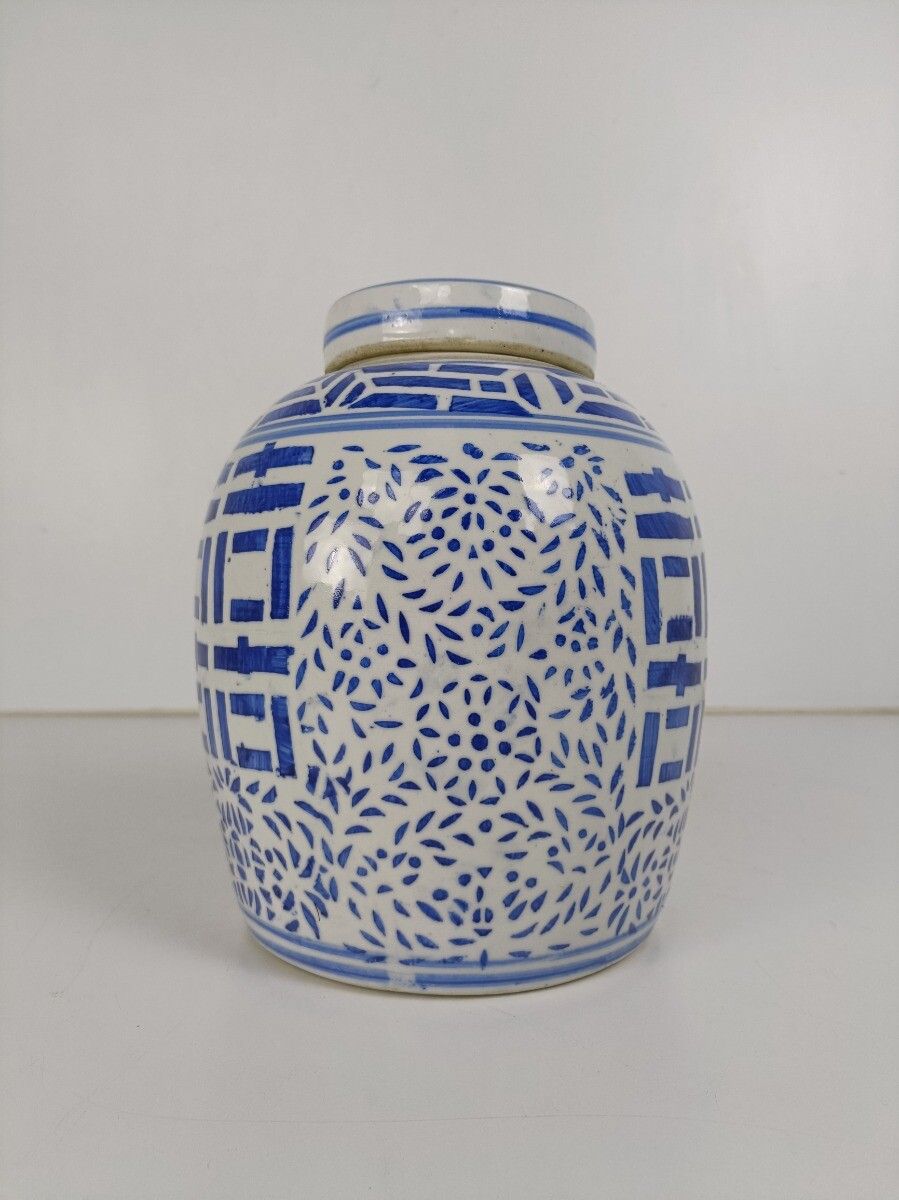 Vintage Double Happiness Vase Urn Ginger Jar Shuangxi Wedding Bliss Blue White C photo furniture