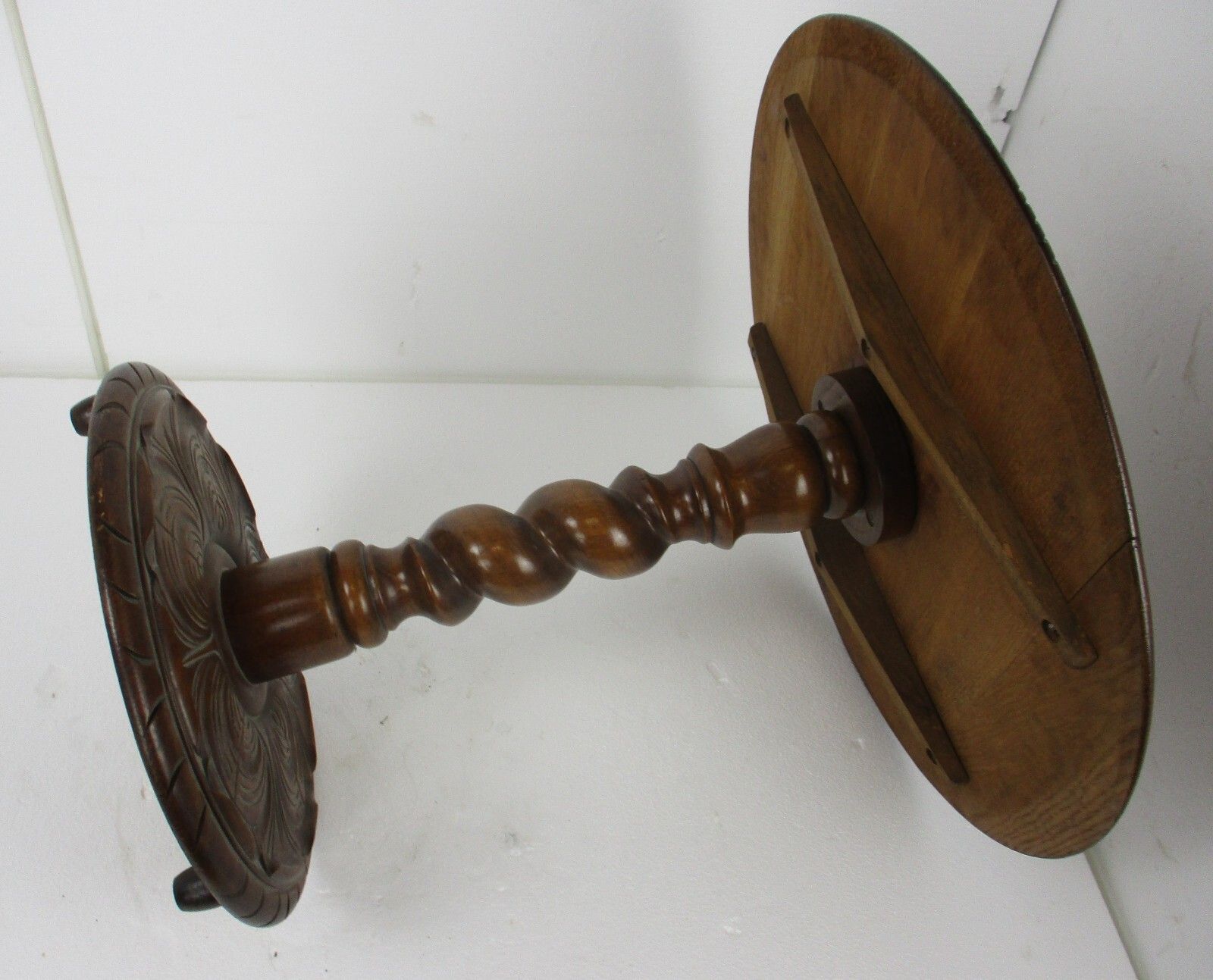 photo furniture Hand Carved Wood Barley Twist Side Display Coffee Table Pedestal Plant Stand