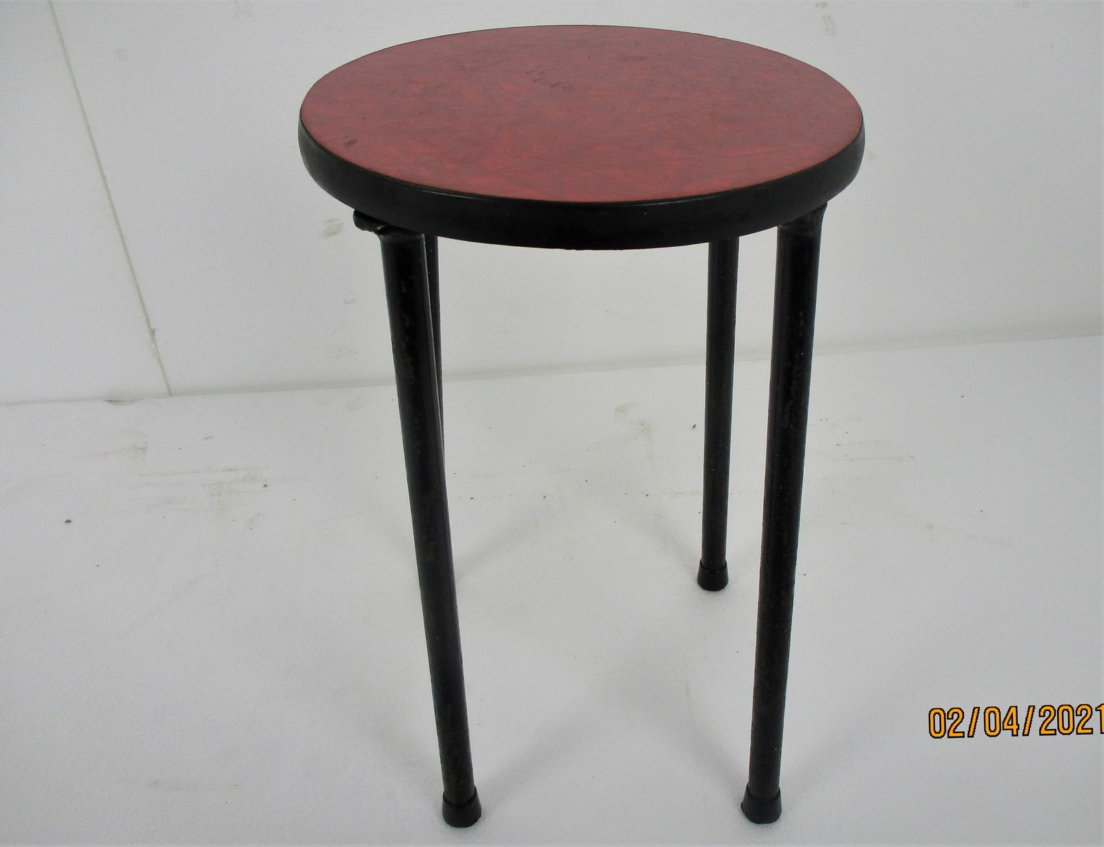 Small Retro Stool Chair Iron Legs Tabouret Crutch Plant Stand Pedestal Red Top photo furniture