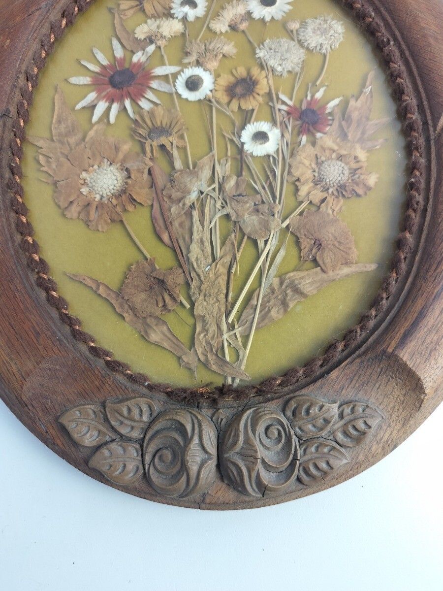 Oval Wooden Framed Shadow Box Dried Flowers Vintage Wall Hanging Carved Ornate W photo for sale