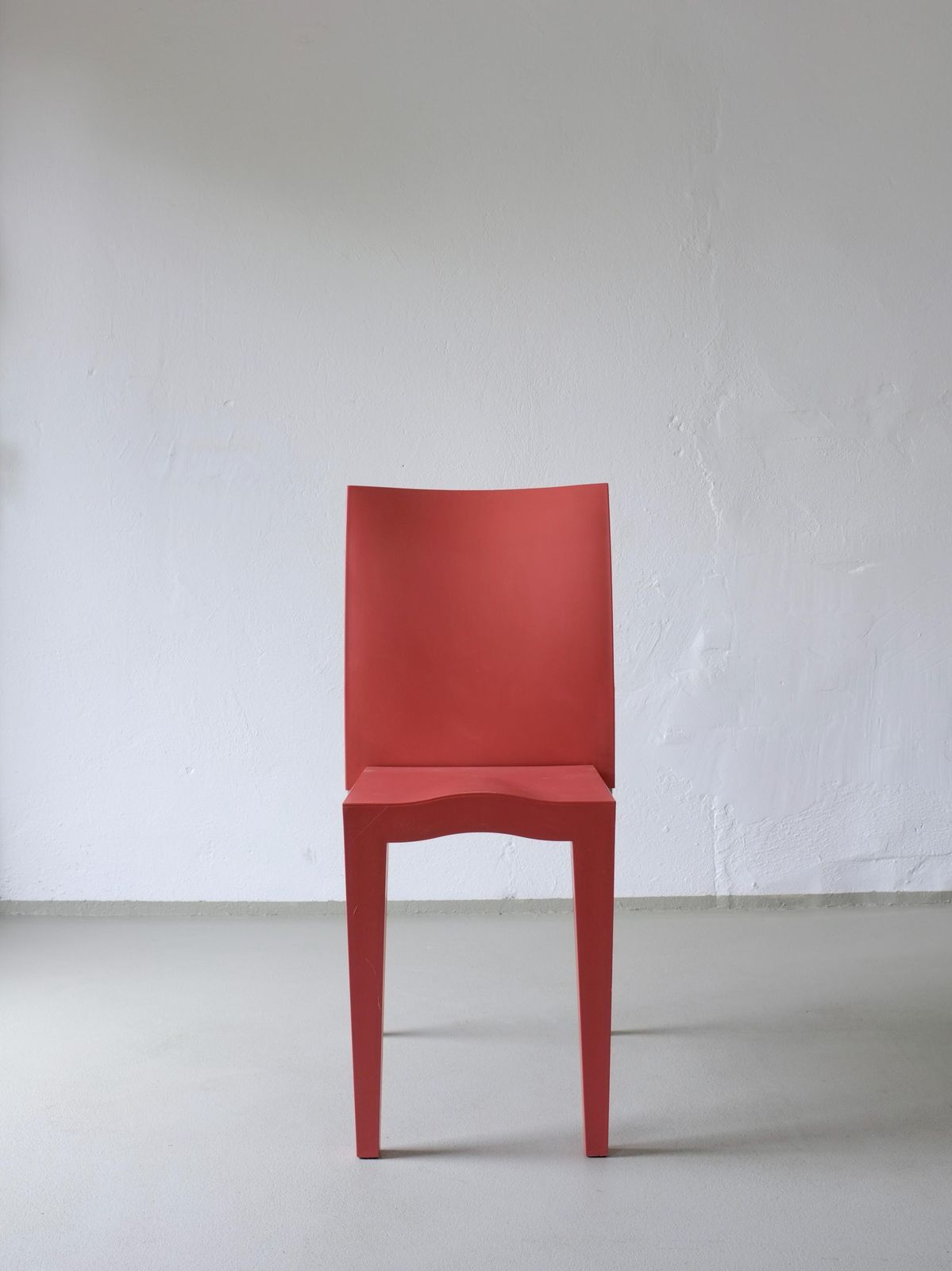 4 Kartell Coral Pink "Miss Global" Chairs By Philippe Starck | 1990s photo Furniture