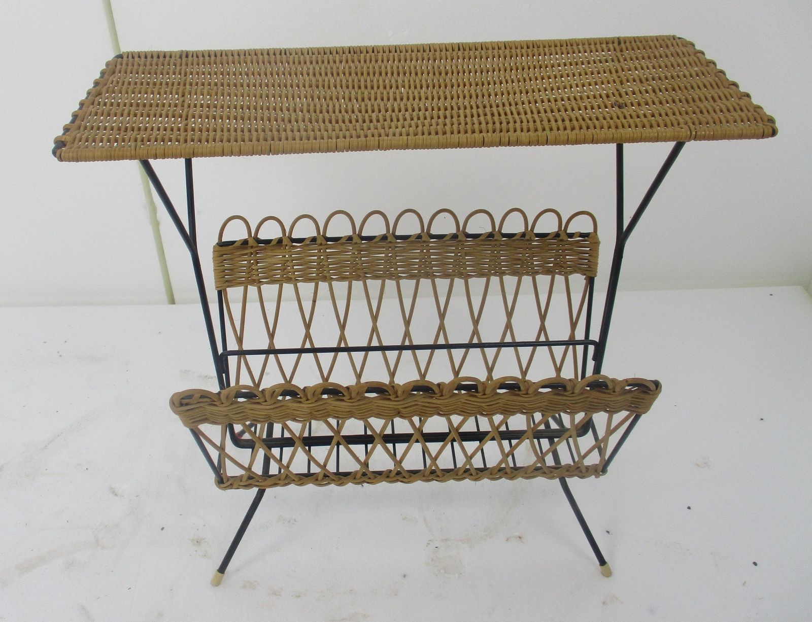 Vintage Rattan Wicker Magazine Newspaper Basket Rack Hobo Chick Barn Country photo furniture