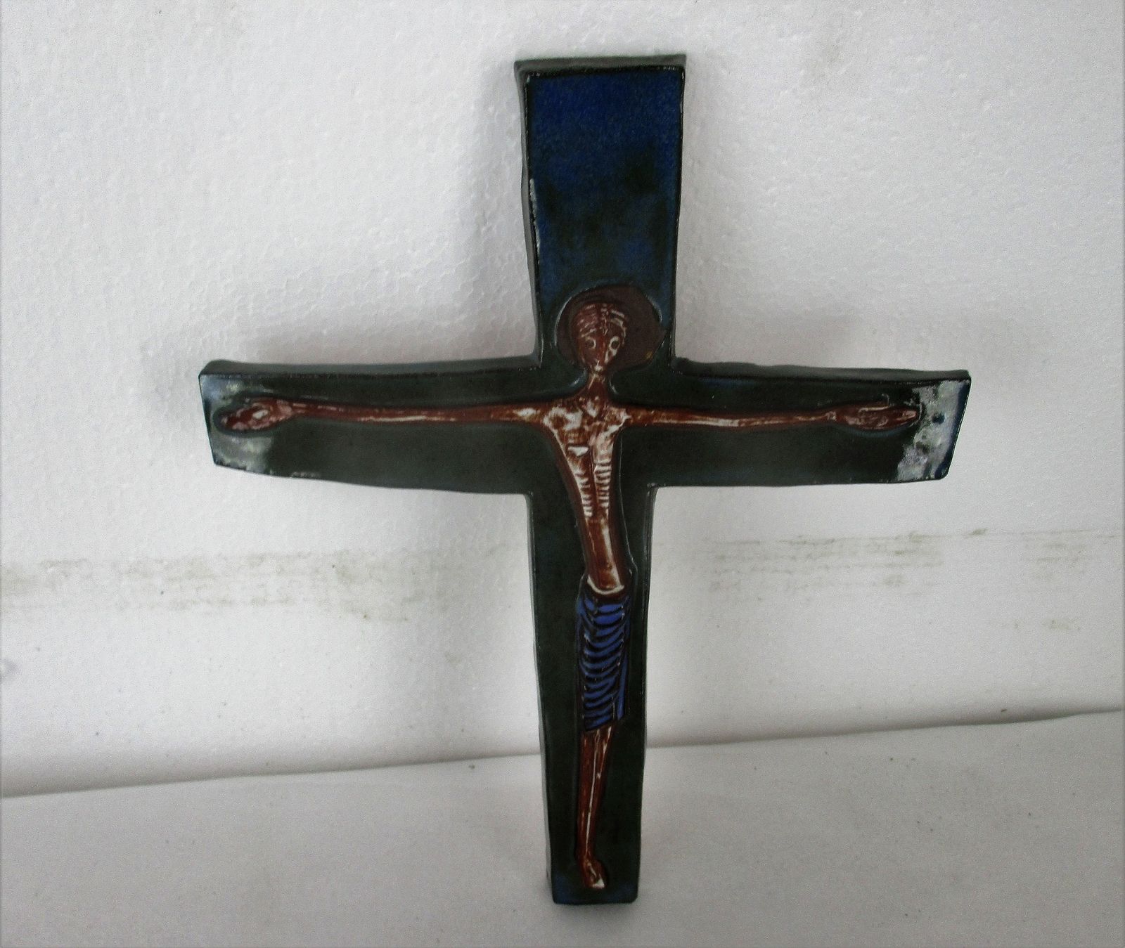 Large Modernist Mid Century Design Ceramic Modern Crucifix Ceramic Jesus Christ photo furniture