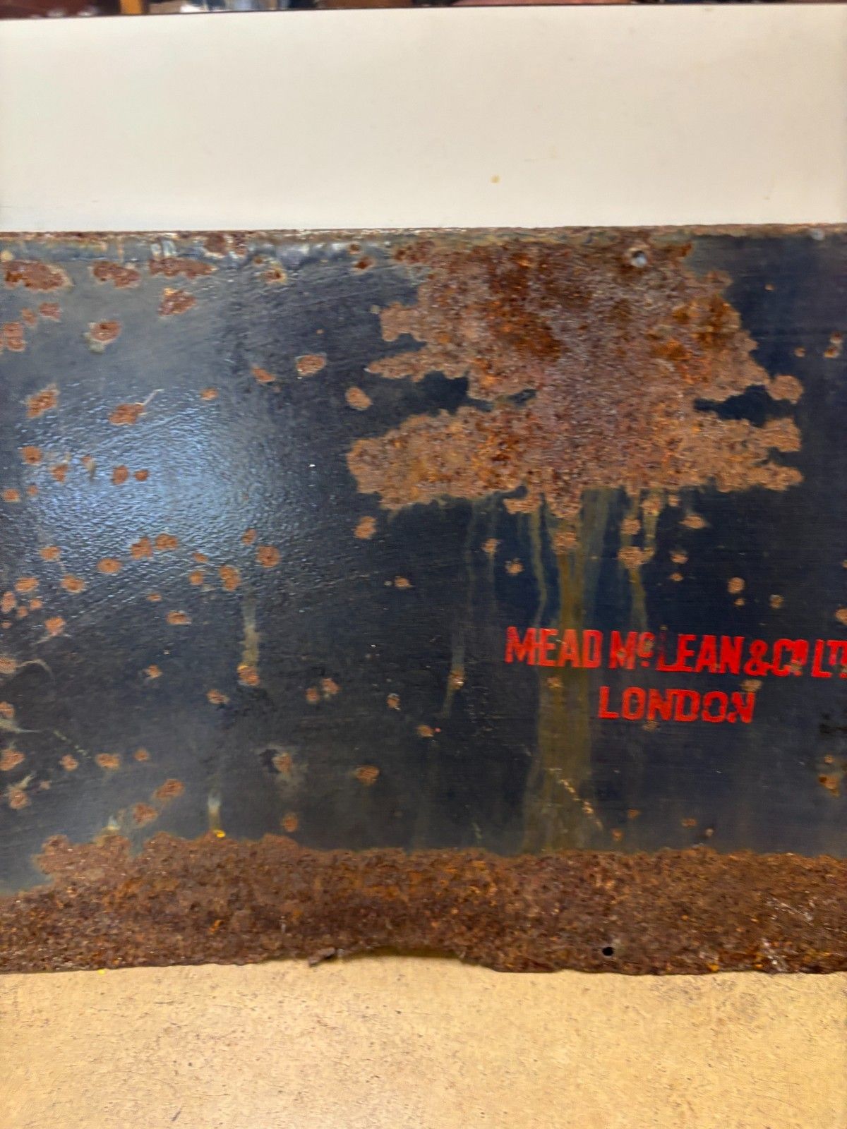 photo vintage Antique Victoria Railway Gentlemen Enamel Sign By Mcclean & Co Ltd, London
