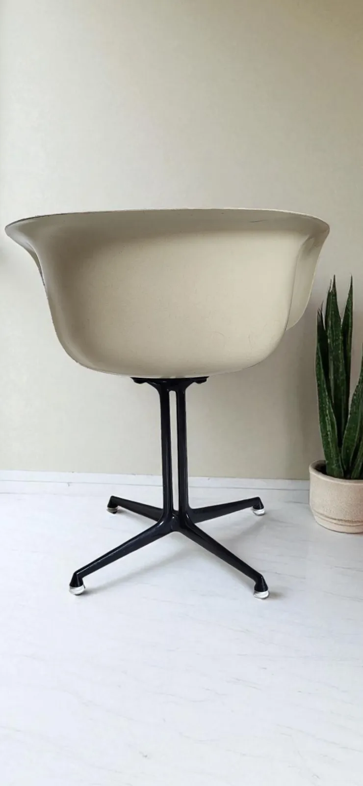 Eames Dal ‘La Fonda’ Chair, 1960s photo furniture