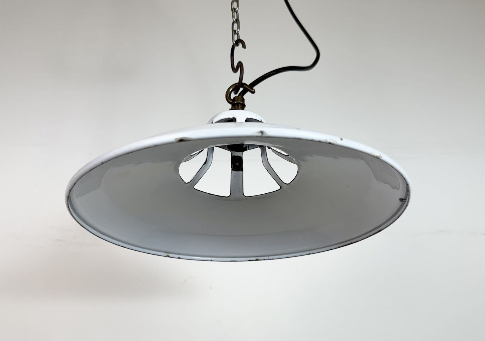 photo furniture Industrial White Enamel Factory Pendant Lamp, 1960s