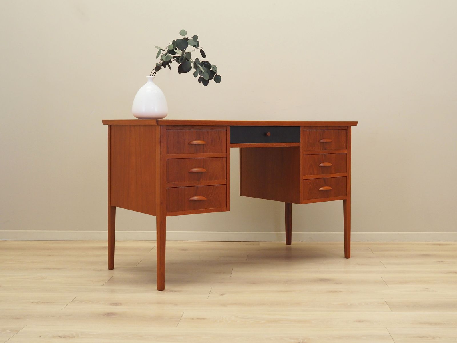 Teak Desk, Danish Design, 1970s, Production: Denmark photo 1449.0
