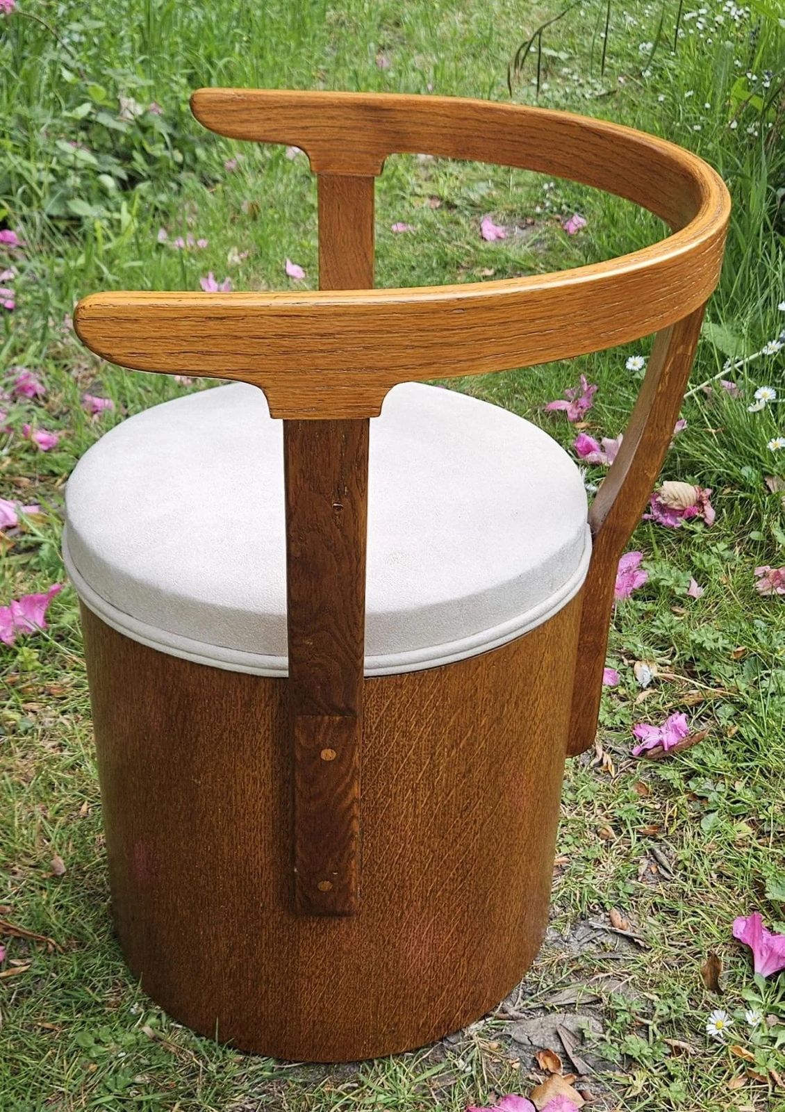 photo furniture Art Deco Drum Bedroom Chair, 1920s