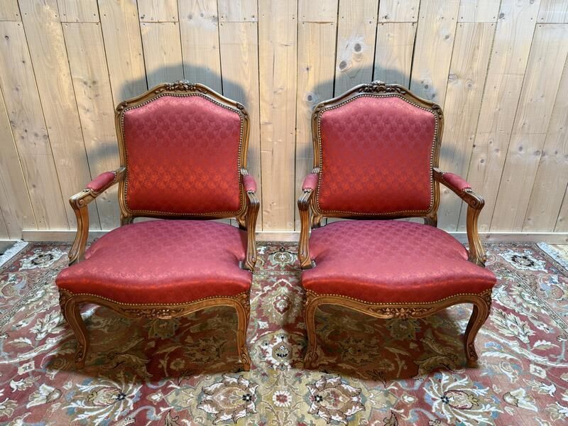 Paire De Fauteuils Cabriolets De Style Louis XVI Soie Rouge photo vinterior