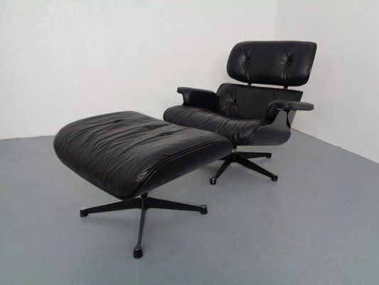 Lounge Chair And Ottoman By Charles And Ray Eames For Herman Miller, 1980s, Set Of 2 photo for sale