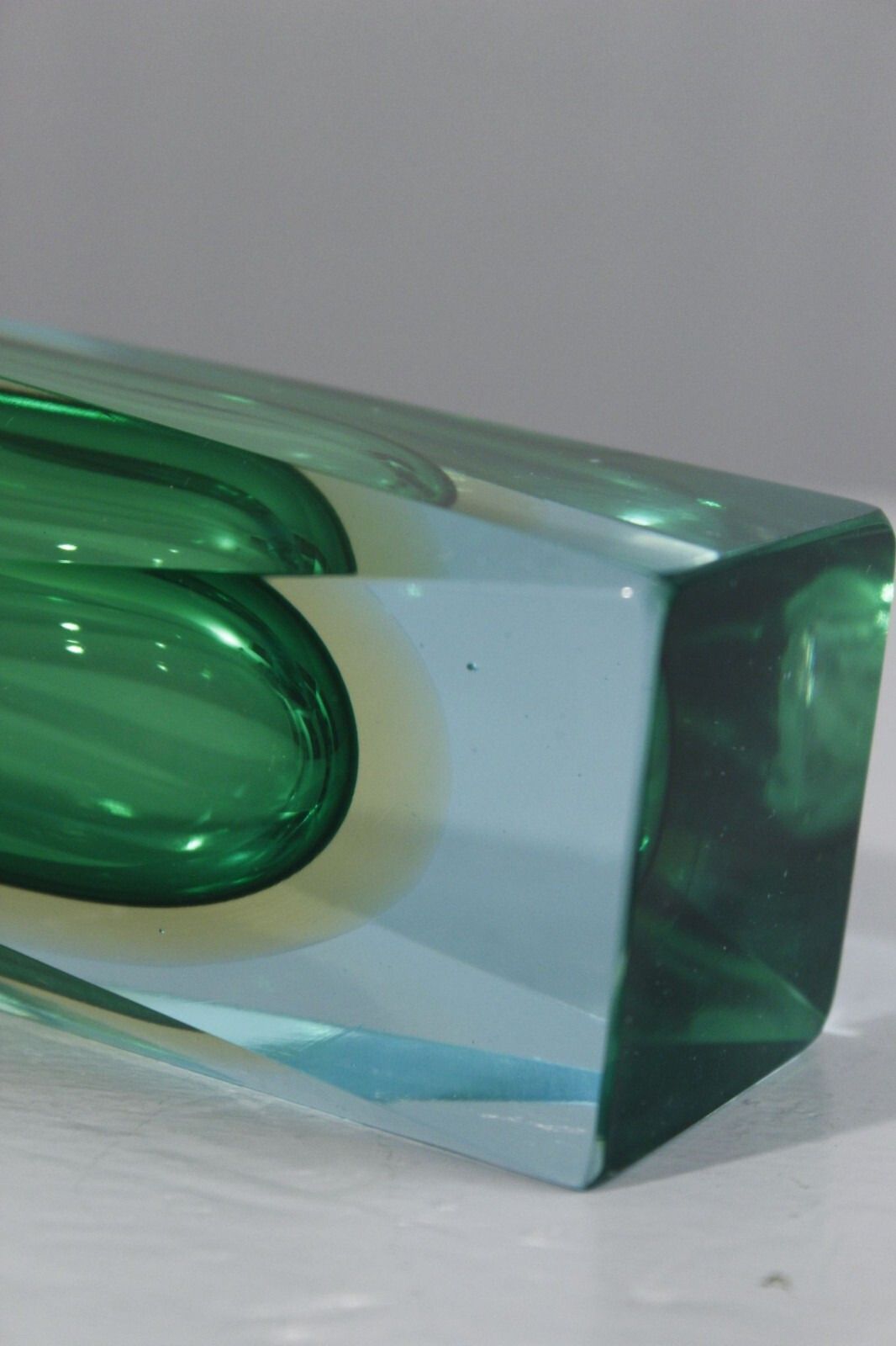 photo furniture Sommerso Murano Glass Diamond Vase Design Italy 1970s