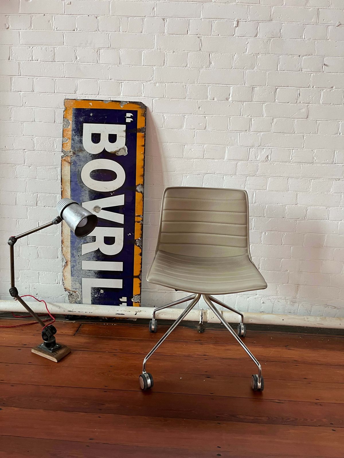 Arper Catifa 46 Studio / Office Chairs Mushroom Leather photo 329.0
