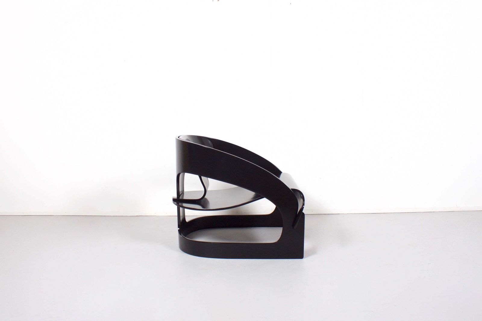 Joe Colombo Plywood 4801 Lounge Chair No 42, Kartell, 1960s photo furniture