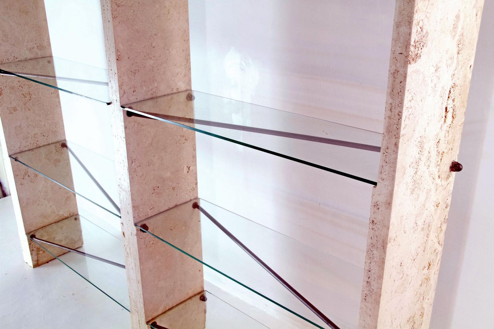 photo vinterior Sculptural Wall Unit In Travertine, Italy, 1970s
