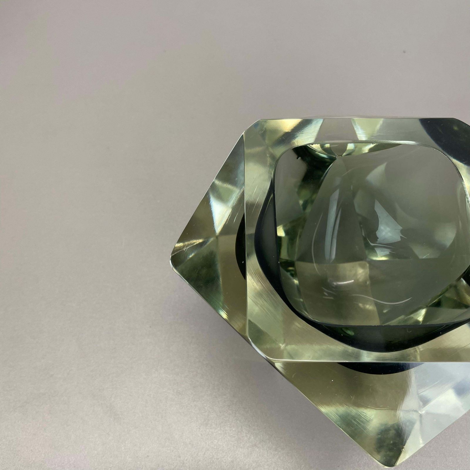 Large 1.7kg Murano Glass Diamond Bowl Element By Flavio Poli Attrib., Italy 1970 photo 533.0