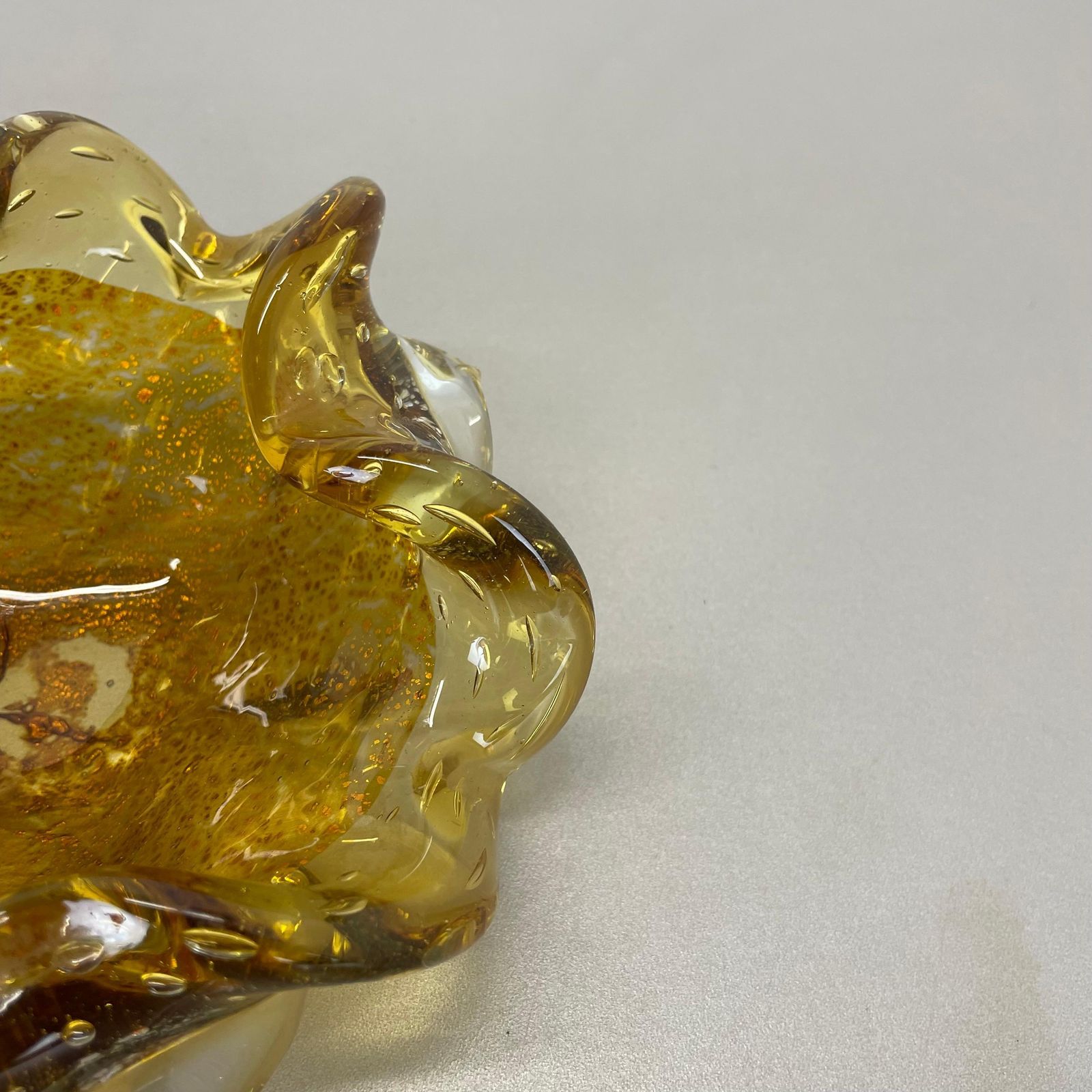Glass Bowl Element Shell Ashtray Murano Gold Dust Barovier And Toso, Italy 1970s photo vinterior