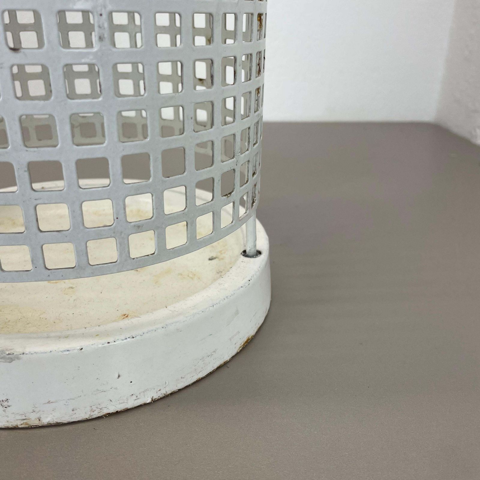 photo vintage Original Mategot Style Perforated White Metal Umbrella Stand, France, 1970s