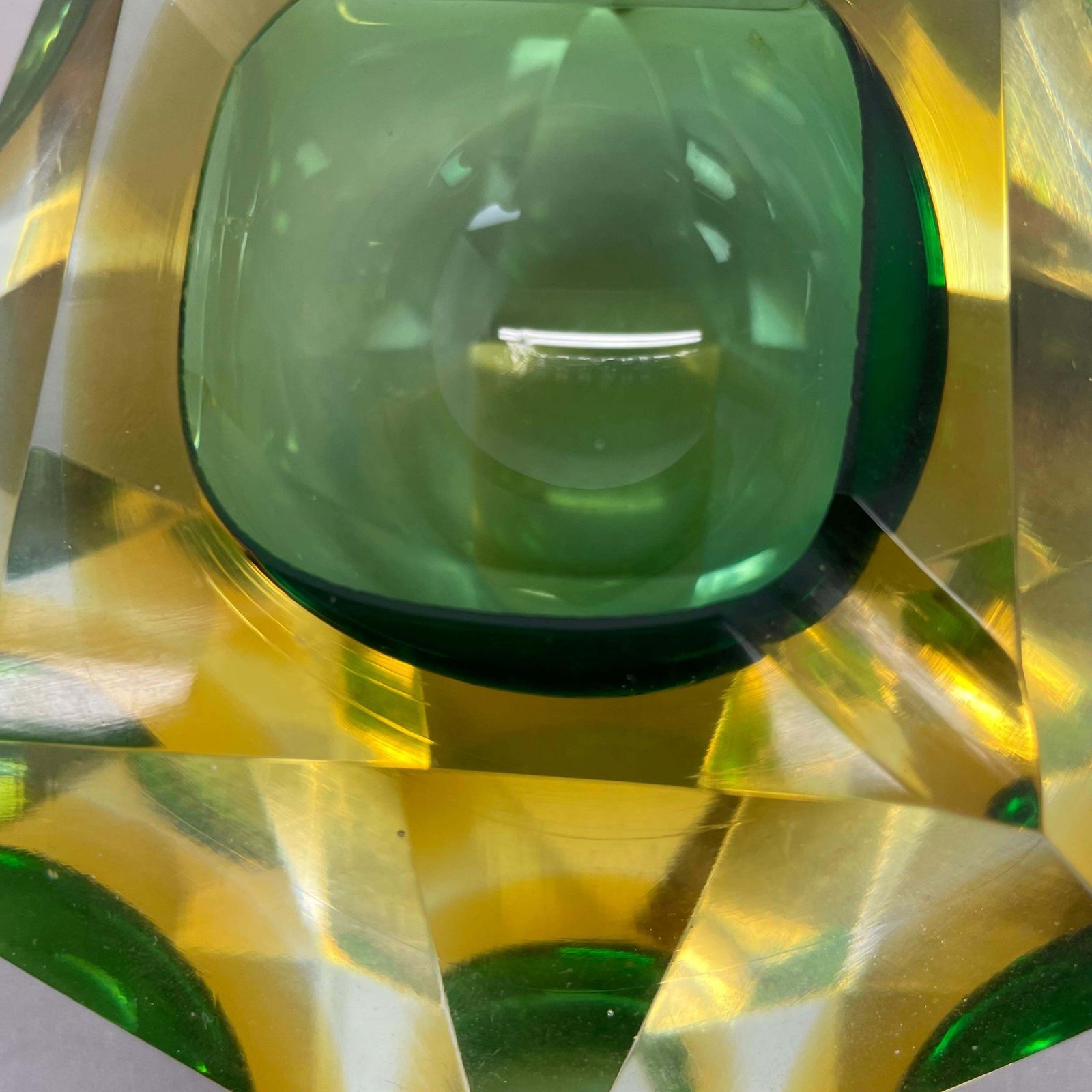 photo furniture Murano Glass Faceted "Diamond" Sommerso Bowl Element Ashtray Murano Italy, 1970s