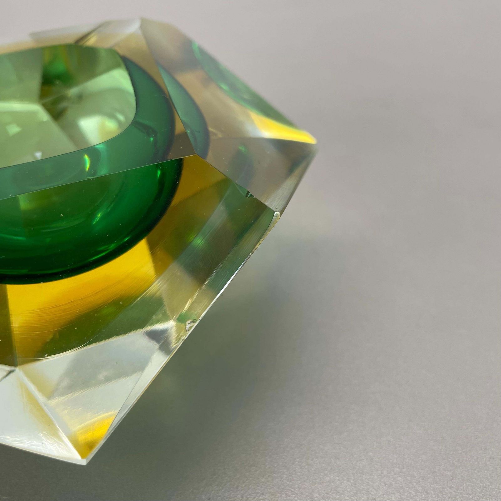 477.0 Murano Glass Faceted "Diamond" Sommerso Bowl Element Ashtray Murano Italy, 1970s photo