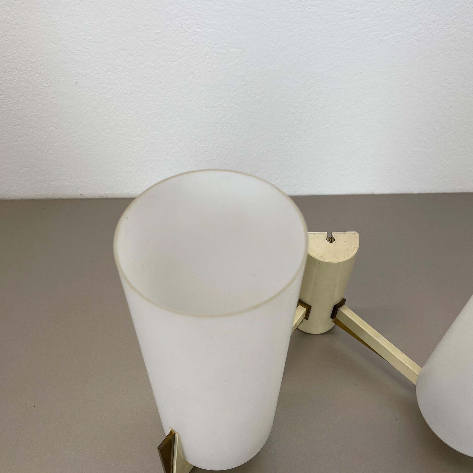 Large 28cm Modernist Brass And Glass Theatre Wall Light Sconce, France, 1950s photo vintage