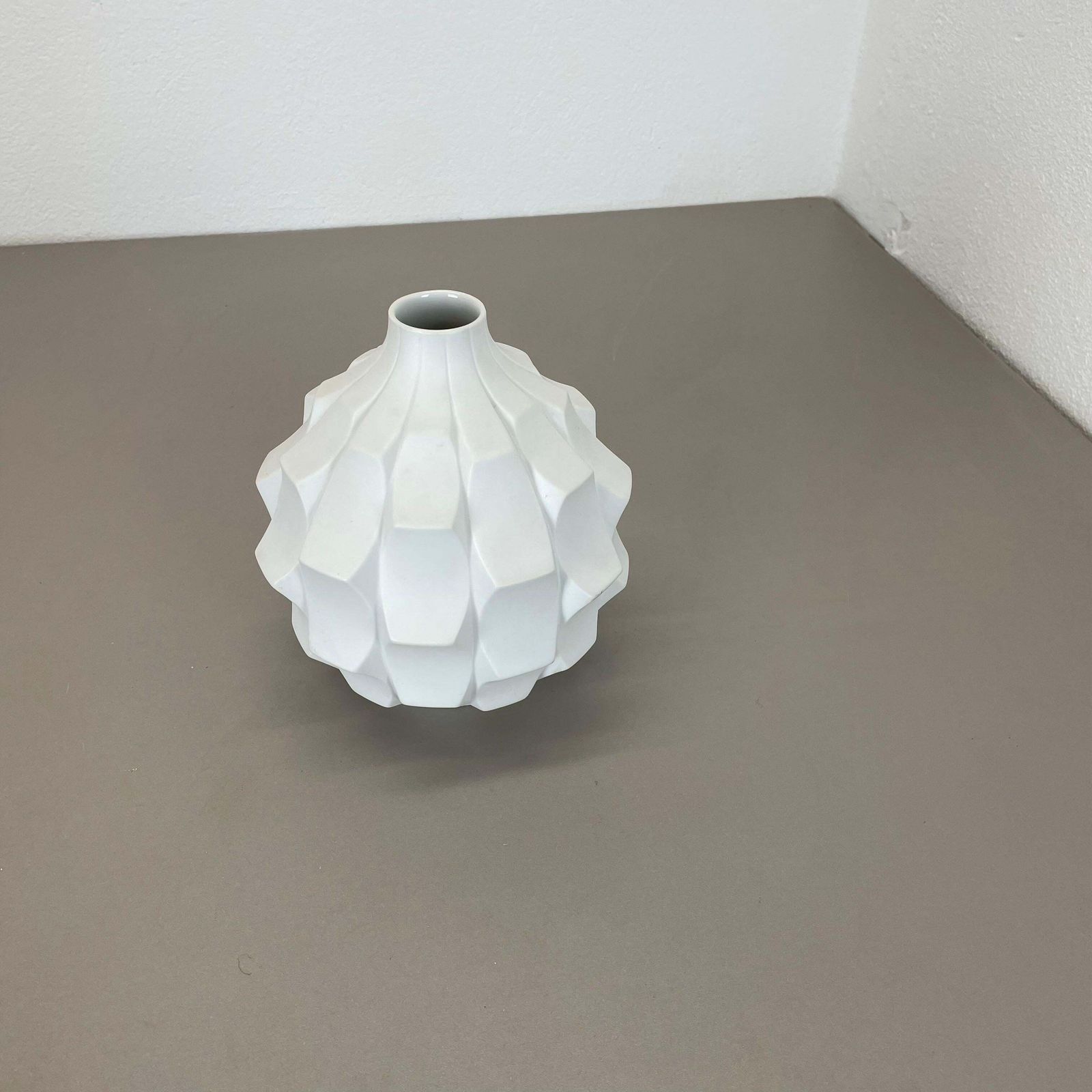 Op Art Vase Porcelain Vase Heinrich Fuchs For Hutschenreuther, Germany, 1970s photo Home Decor