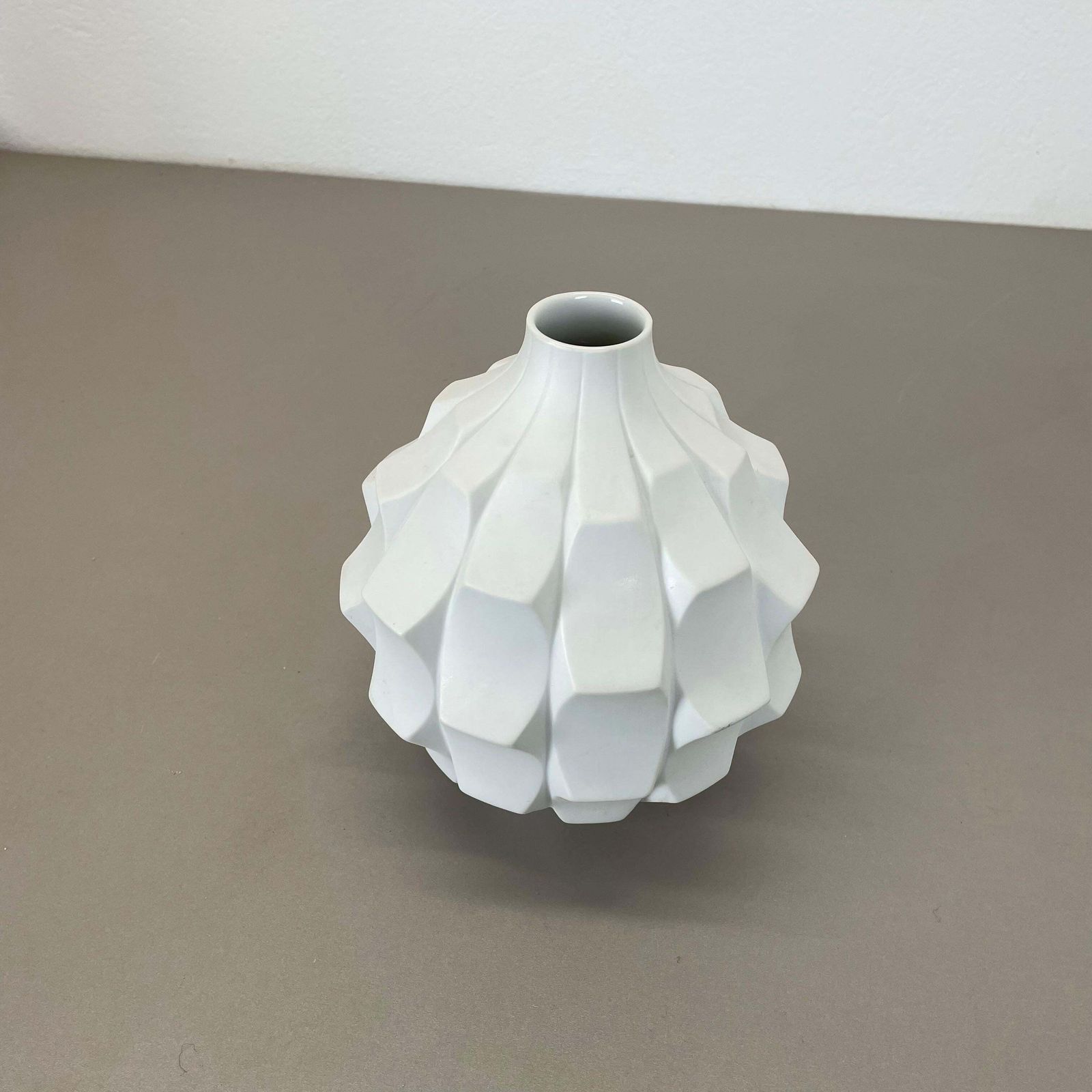 Op Art Vase Porcelain Vase Heinrich Fuchs For Hutschenreuther, Germany, 1970s photo 260.0