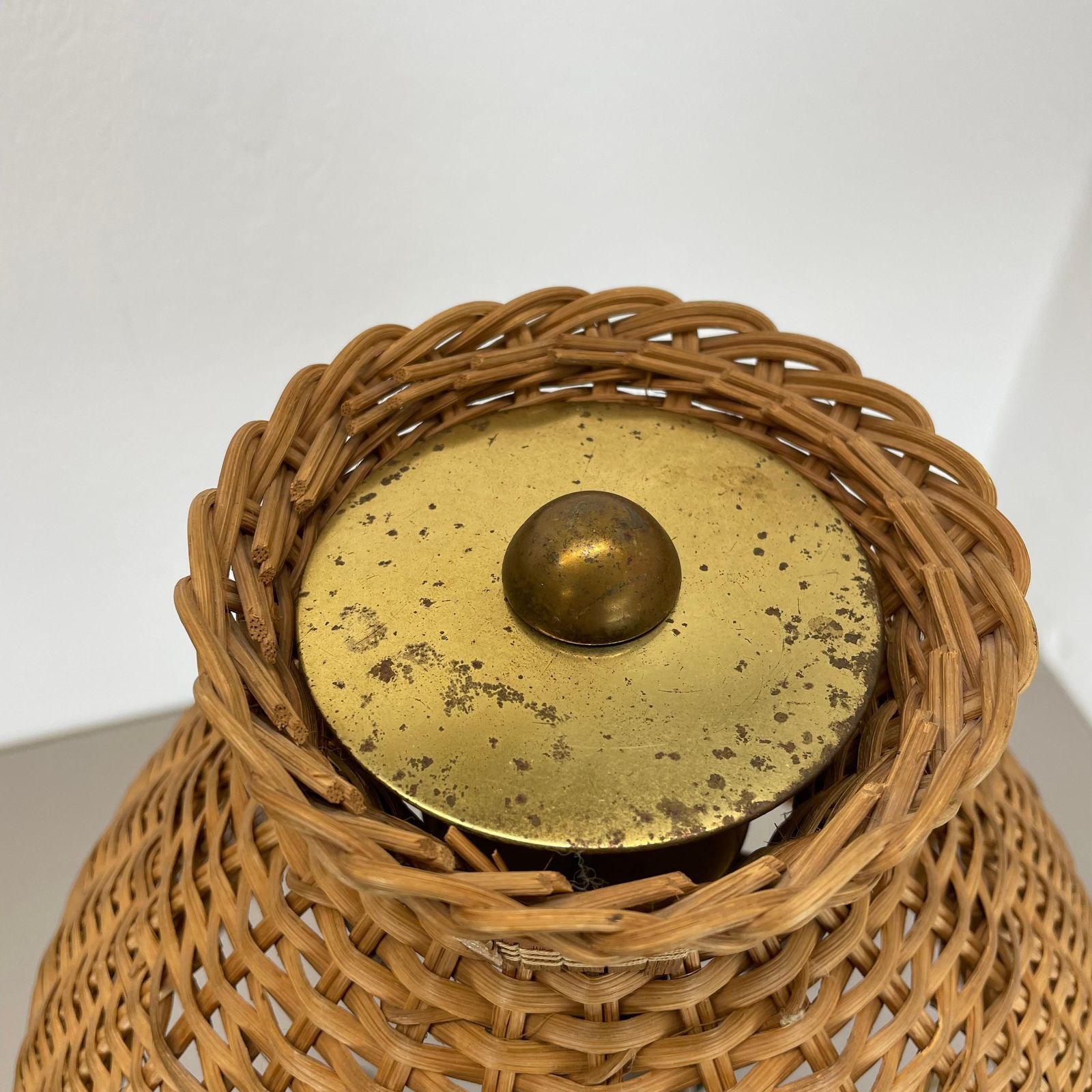 Lighting Xxl 57cm Beautiful Kalmar Style Metal + Rattan Tripod Table Light, Austria 1960s photo