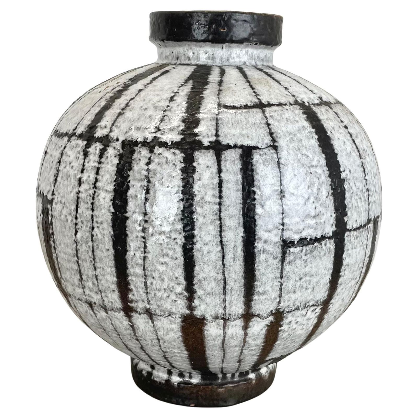 Large 30cm Ceramic Brutalist Vase Fat Lava Carstens Tönnieshof, Germany, 1970s