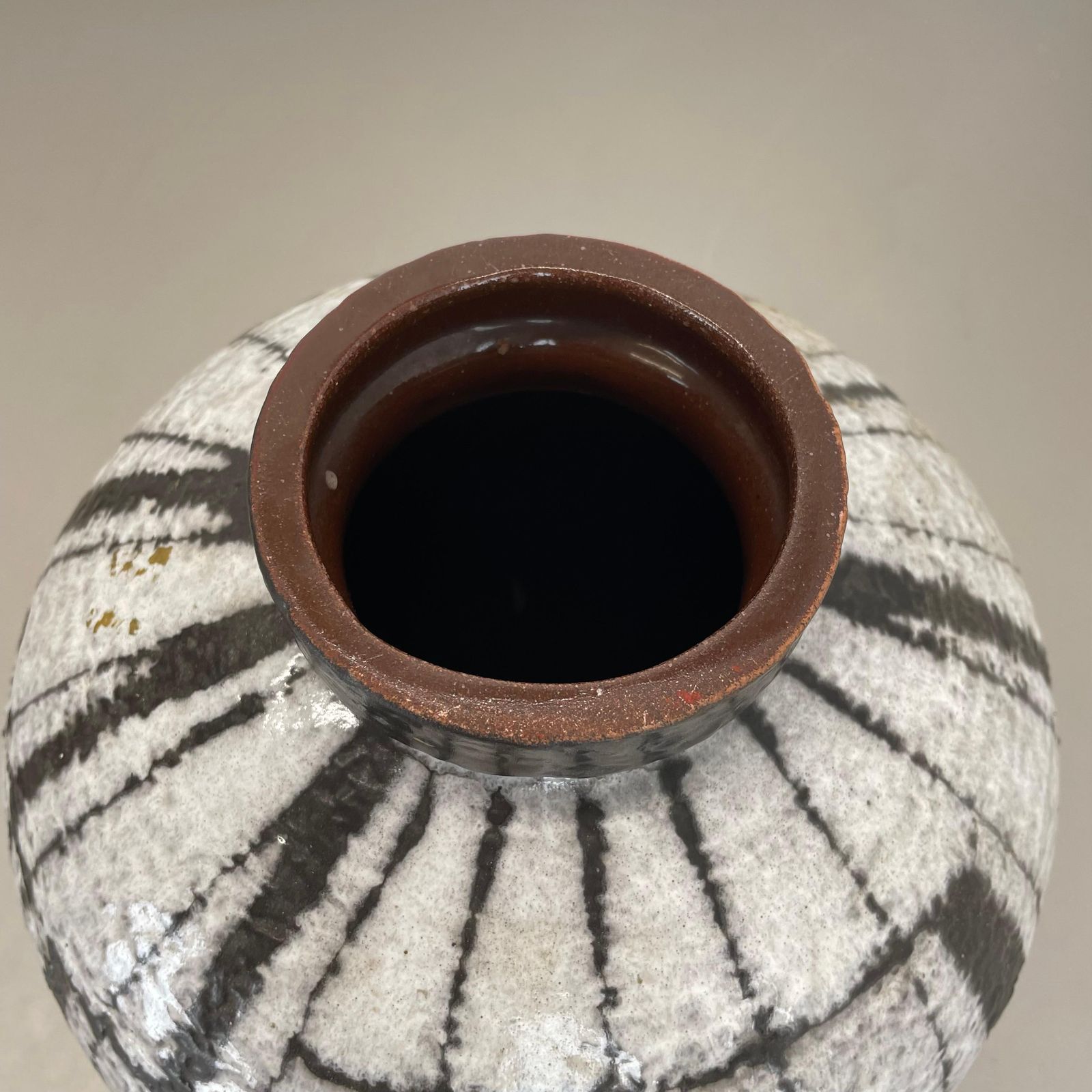 619.0 Large 30cm Ceramic Brutalist Vase Fat Lava Carstens Tönnieshof, Germany, 1970s photo