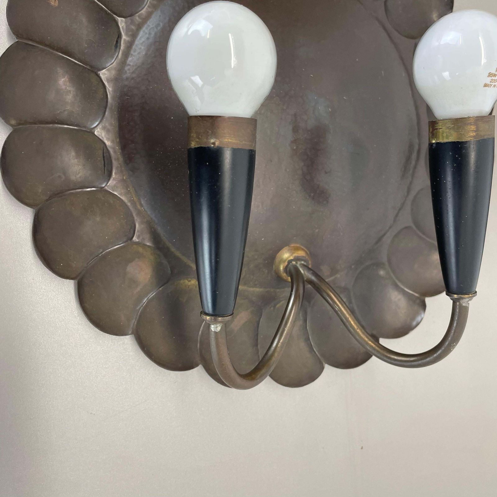 Set Of 2 Brass 31cm Gio Ponti Style Theatre Wall Light Sconces, Italy, 1950s photo vinterior