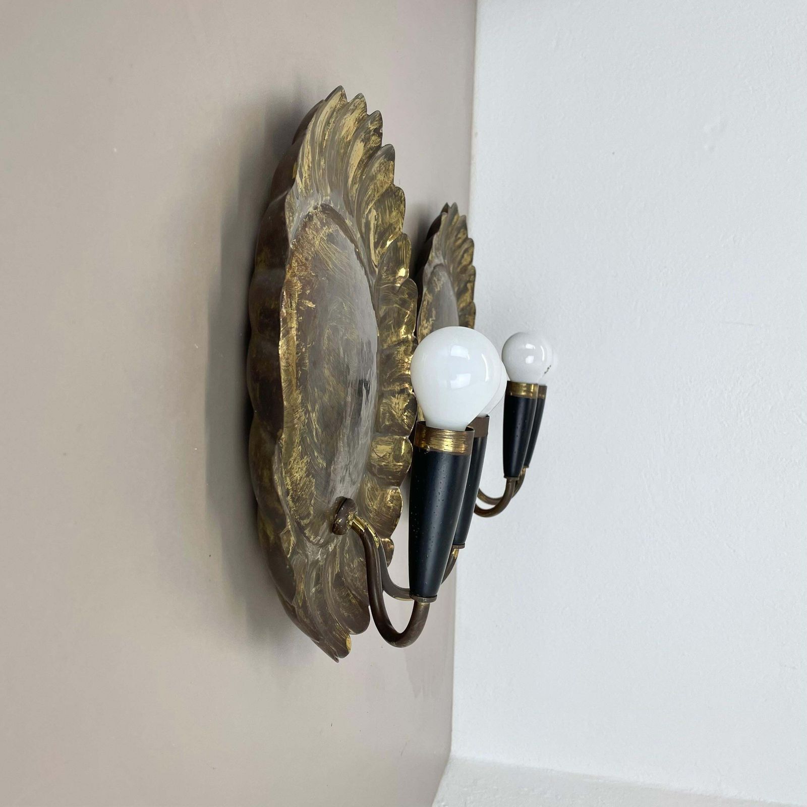 Set Of 2 Brass 31cm Gio Ponti Style Theatre Wall Light Sconces, Italy, 1950s photo Lighting