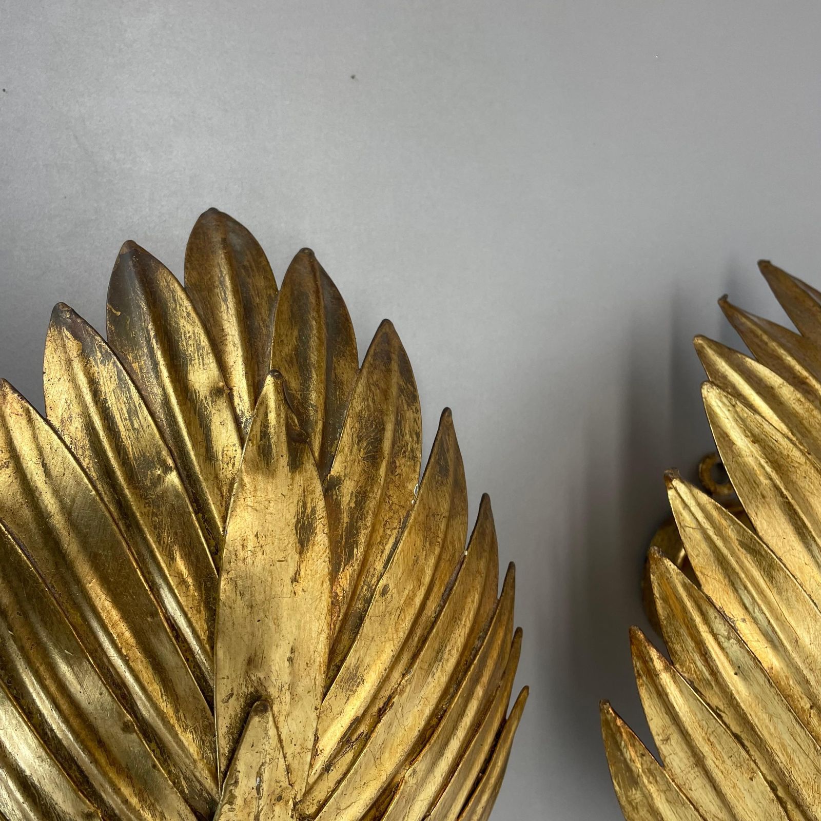Set Of 2 Hans Kögl Style Golden Florentiner Leaf Wall Light Sconces, Italy, 1980 photo vinterior