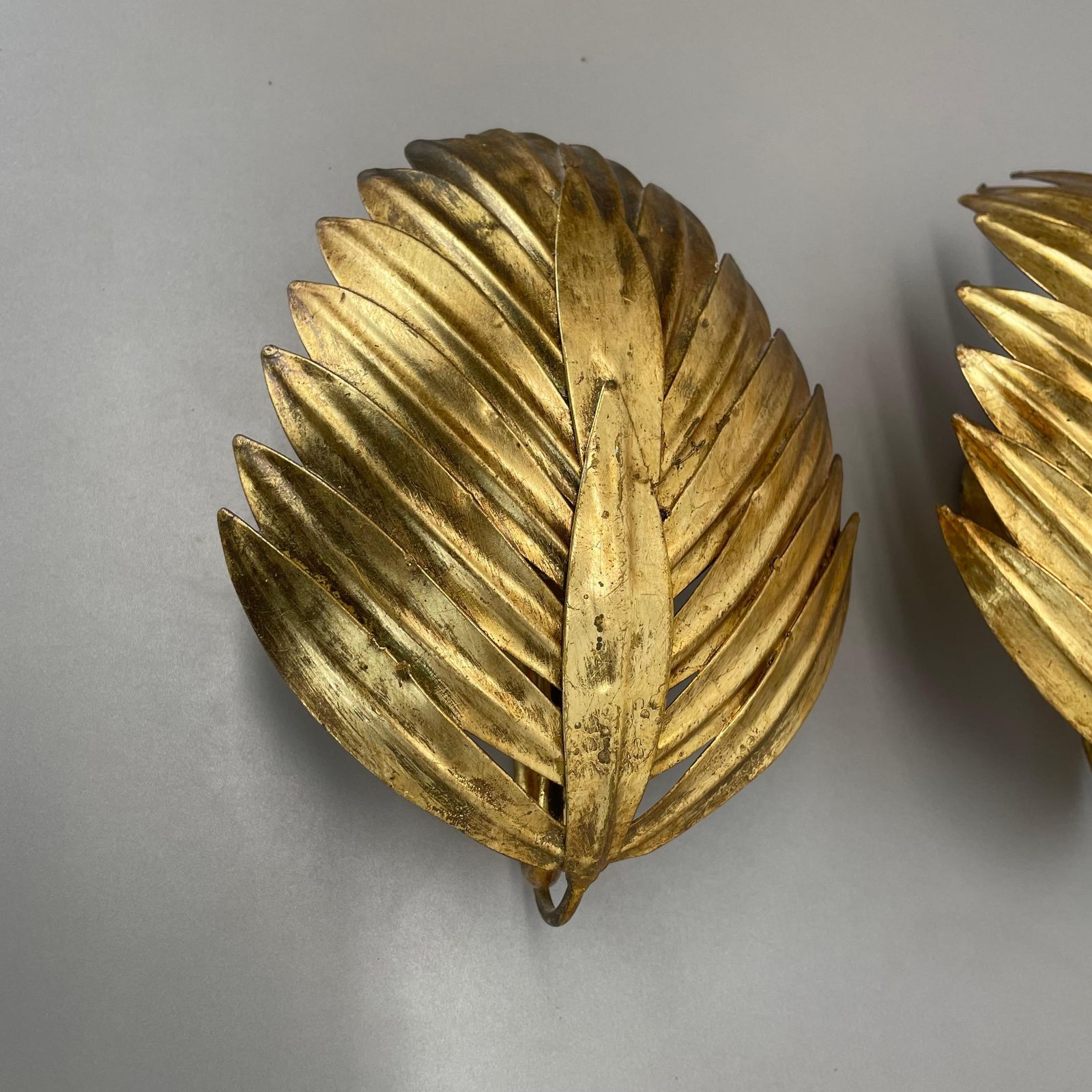 photo furniture Set Of 2 Hans Kögl Style Golden Florentiner Leaf Wall Light Sconces, Italy, 1980