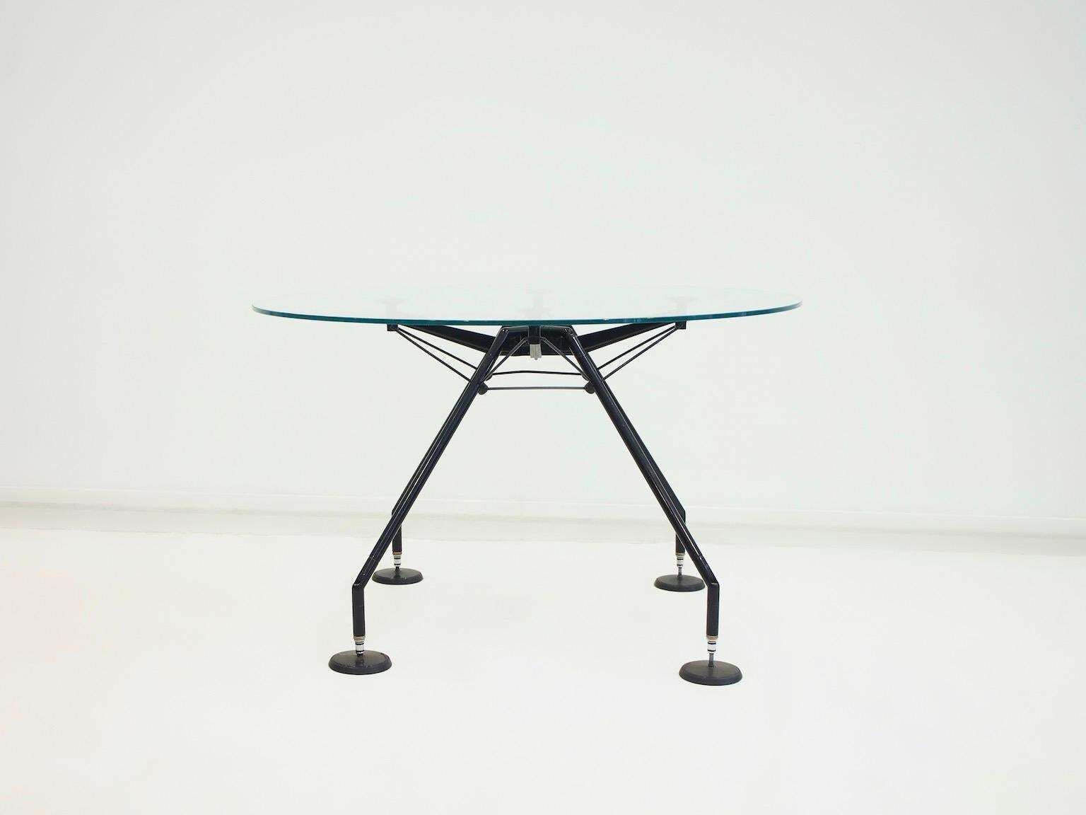 Round Dining Table Nomos By Sir Norman Foster & Partner photo furniture