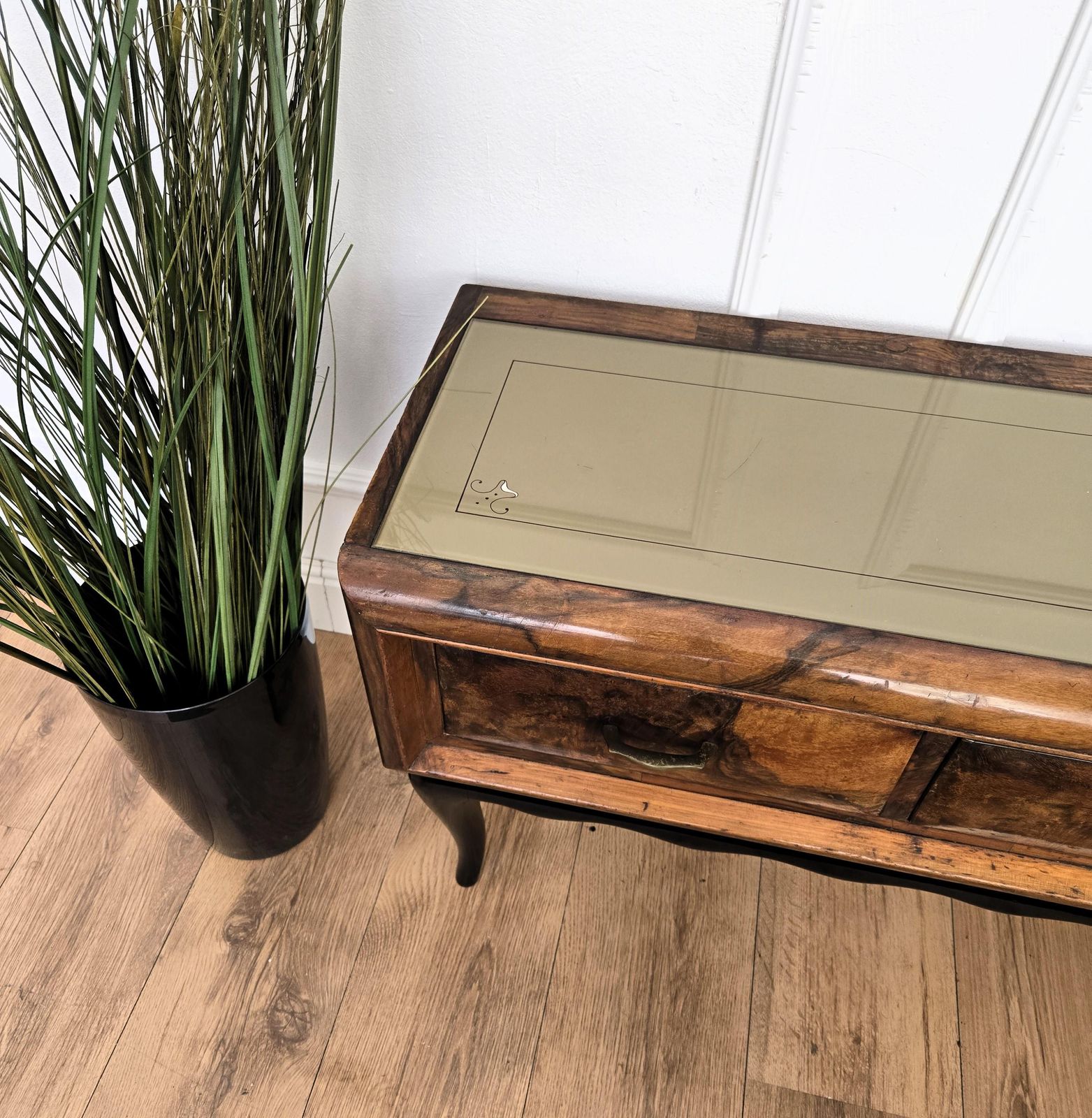 1950s Art Deco Mid Century Regency Italian Burl And Brass Low Consolle Sidetable photo vintage