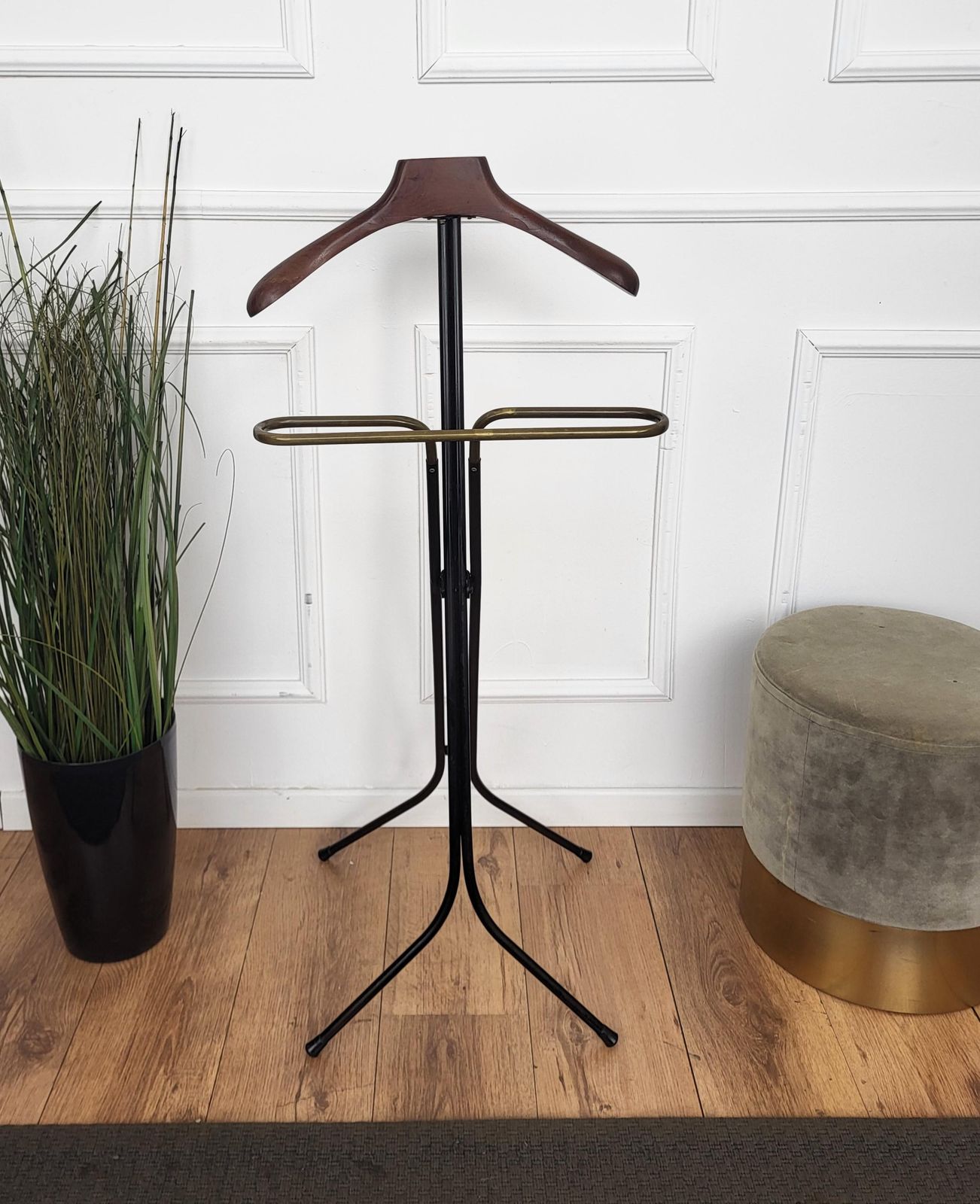 1950s Italian Mid Century Brass Metal Wood Valet Stand Dressboy photo vinterior