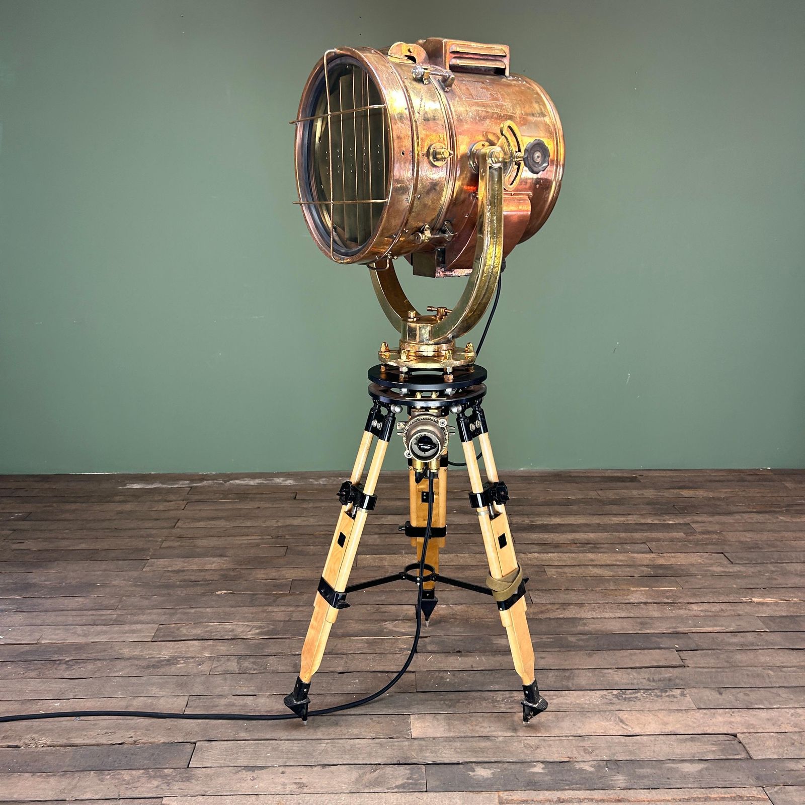 1970's Japanese Brass Industrial Signalling Lamp Tripod By Shonan Kosakusho photo vinterior